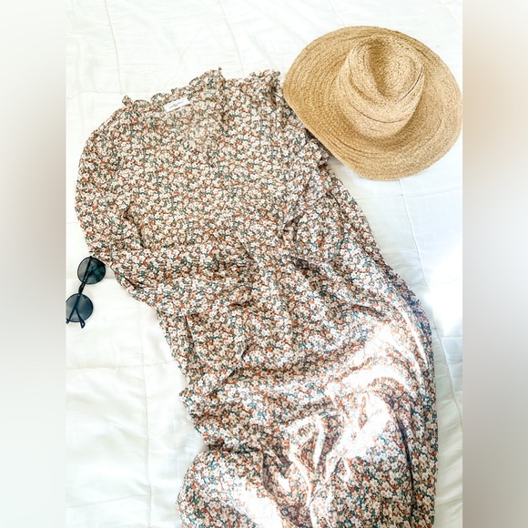 |SOLD| Carly Jean Los Angeles Ellie Dress - Picture 2 of 11